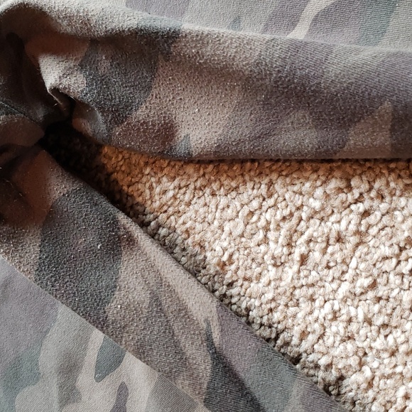 Zyia green camo unwind jogger size XL - Picture 8 of 8